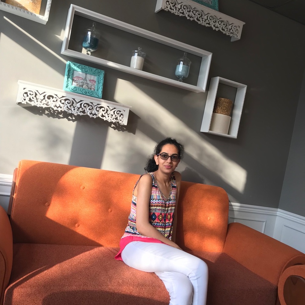 Meet your Posher, Aisha